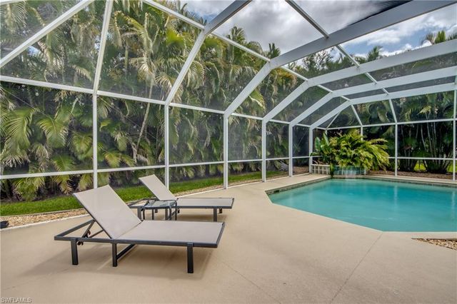 2301 SW 28th LN, Cape Coral, FL 33914