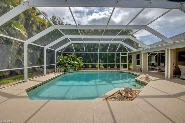 2301 SW 28th LN, Cape Coral, FL 33914