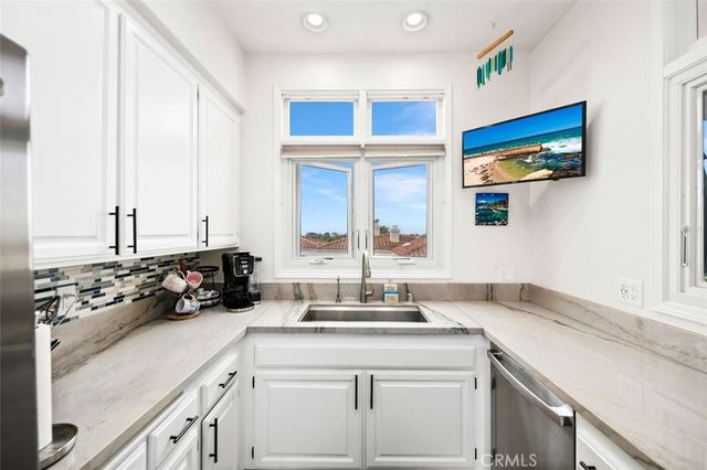 876 Cofair Court, Solana Beach, CA 92075