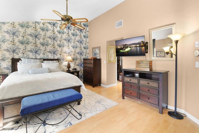 6040 SE Martinique Dr 201, Stuart, FL 34997