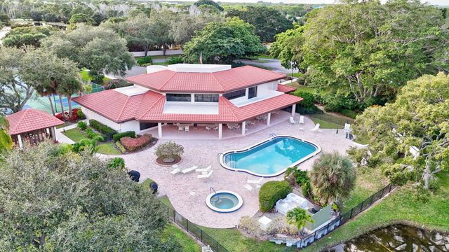 6040 SE Martinique Dr 201, Stuart, FL 34997