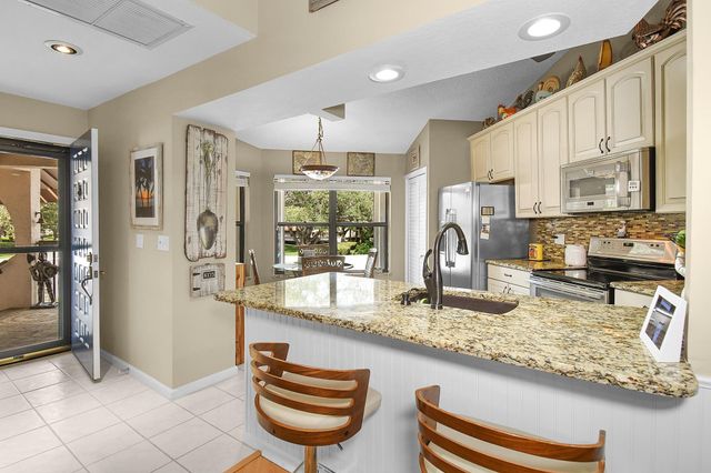 6040 SE Martinique Dr 201, Stuart, FL 34997