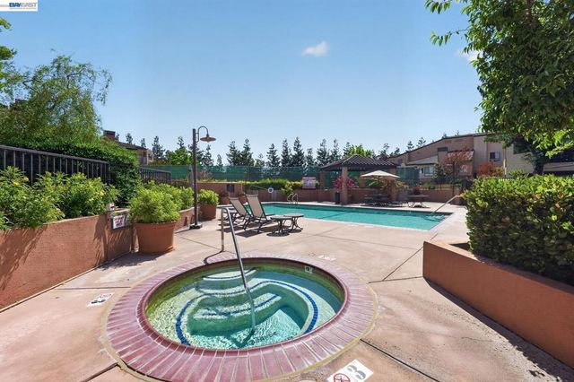 39109 Guardino Dr 341, Fremont, CA 94538