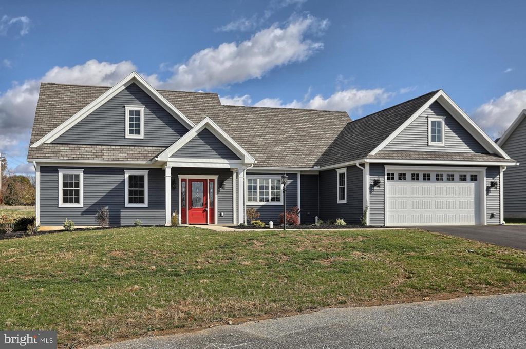 1004 ALLWEIN DR, Lebanon, PA 17042