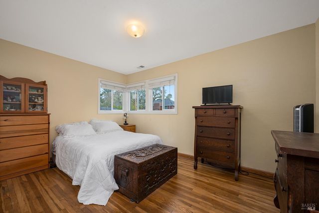 375 Florence Ave, Sebastopol, CA 95472