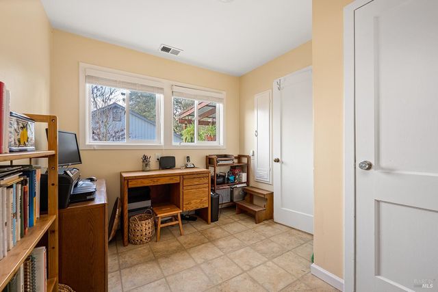 375 Florence Ave, Sebastopol, CA 95472