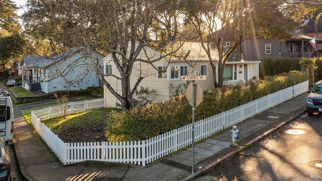 375 Florence Ave, Sebastopol, CA 95472