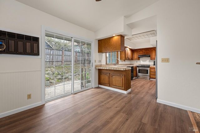 375 Florence Ave, Sebastopol, CA 95472