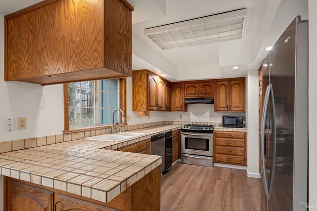 375 Florence Ave, Sebastopol, CA 95472