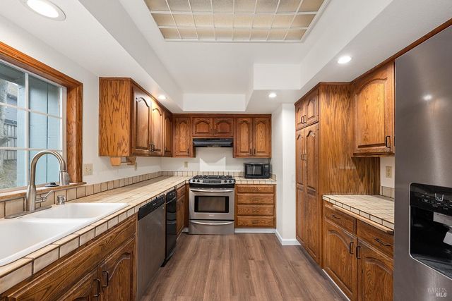 375 Florence Ave, Sebastopol, CA 95472