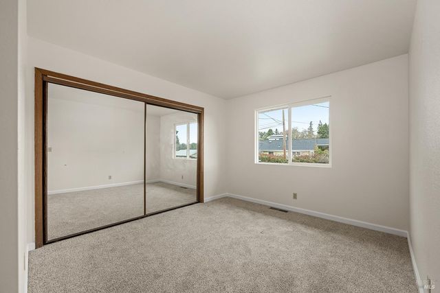 375 Florence Ave, Sebastopol, CA 95472