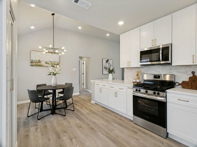 1653 Crosshaven Drive, Lewisville, TX 75077