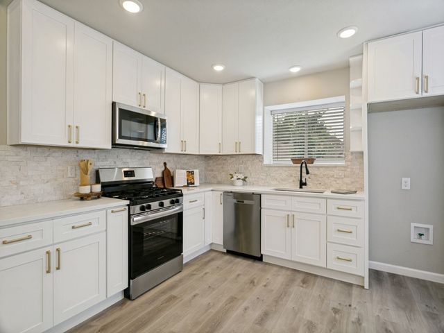1653 Crosshaven Drive, Lewisville, TX 75077