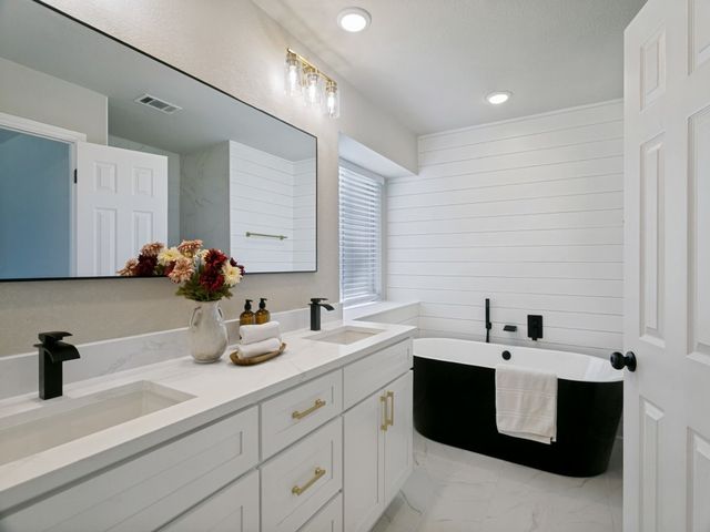 1653 Crosshaven Drive, Lewisville, TX 75077
