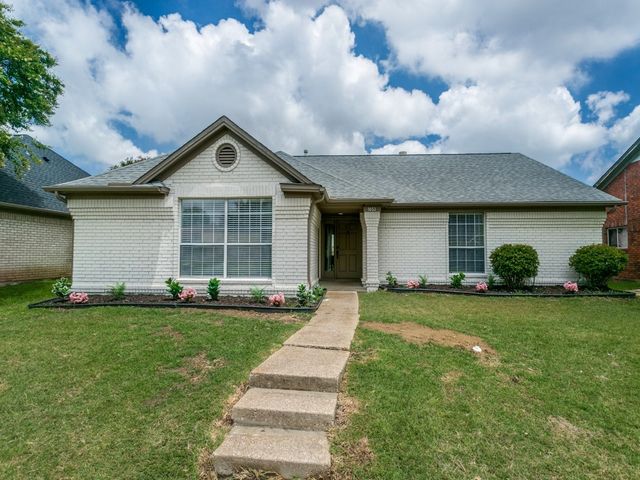1653 Crosshaven Drive, Lewisville, TX 75077