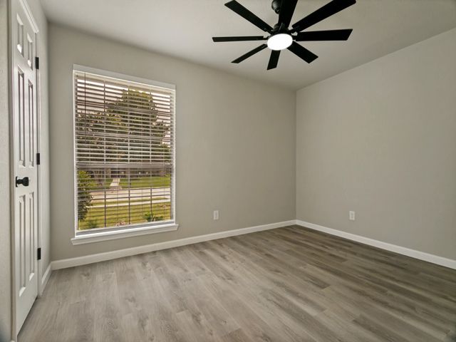 1653 Crosshaven Drive, Lewisville, TX 75077