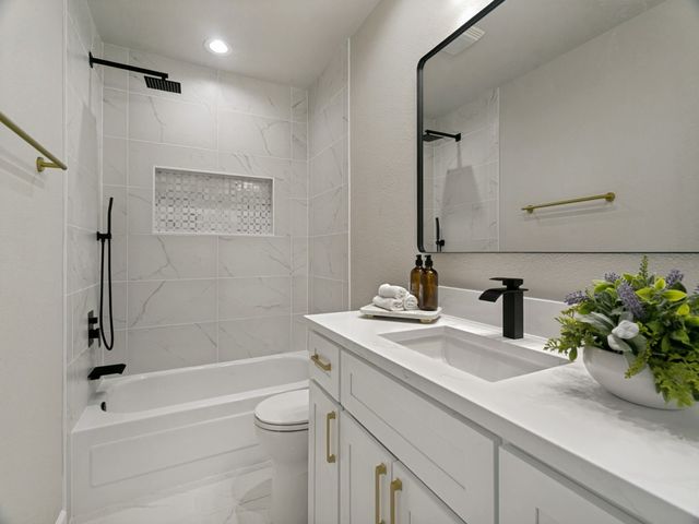 1653 Crosshaven Drive, Lewisville, TX 75077