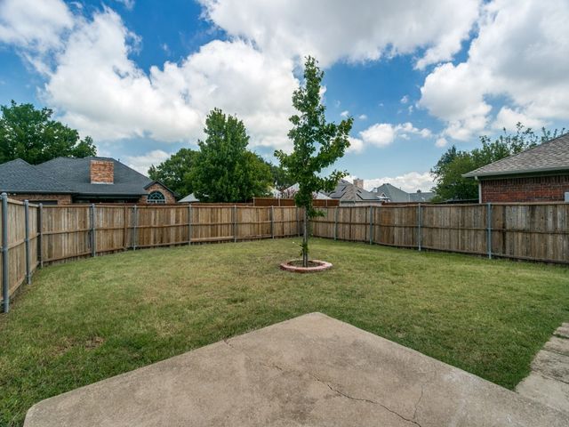 1653 Crosshaven Drive, Lewisville, TX 75077