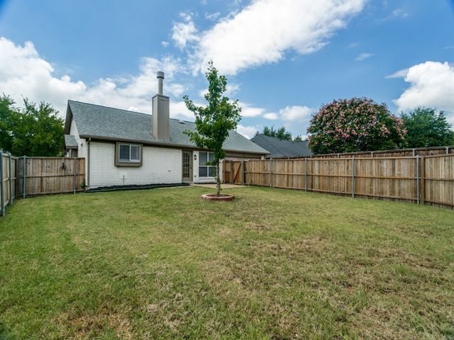 1653 Crosshaven Drive, Lewisville, TX 75077