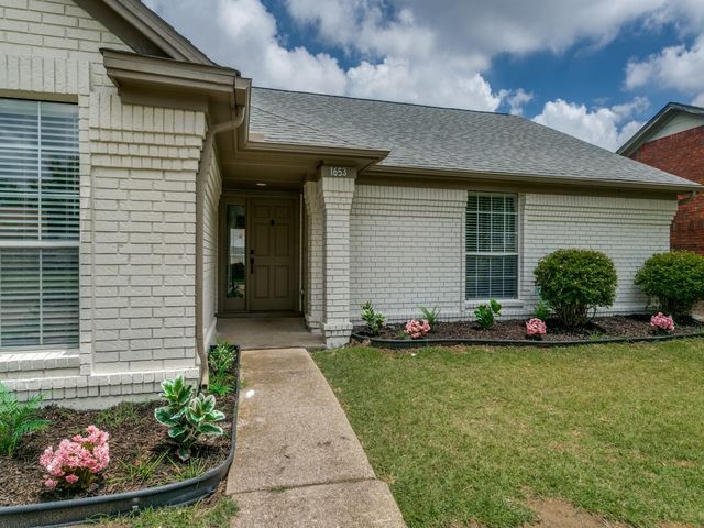 1653 Crosshaven Drive, Lewisville, TX 75077