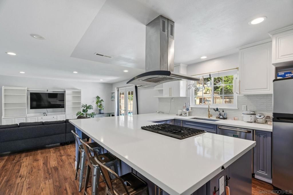 7428 Forton, San Diego, CA 92111 — photo 2