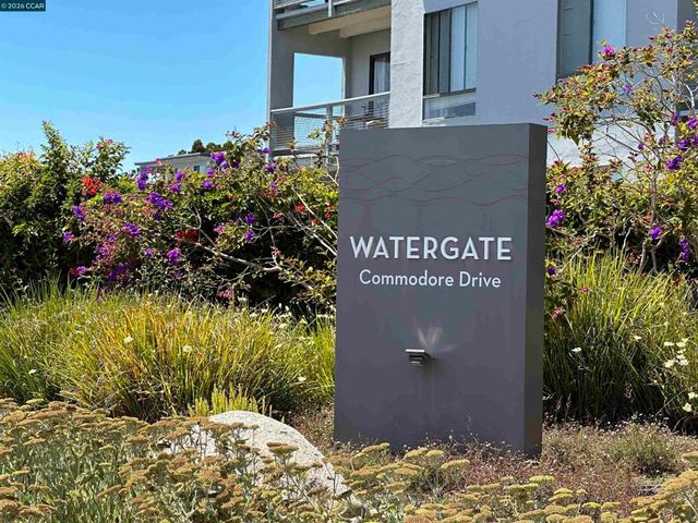 8 Commodore Drive C460, Emeryville, CA 94608