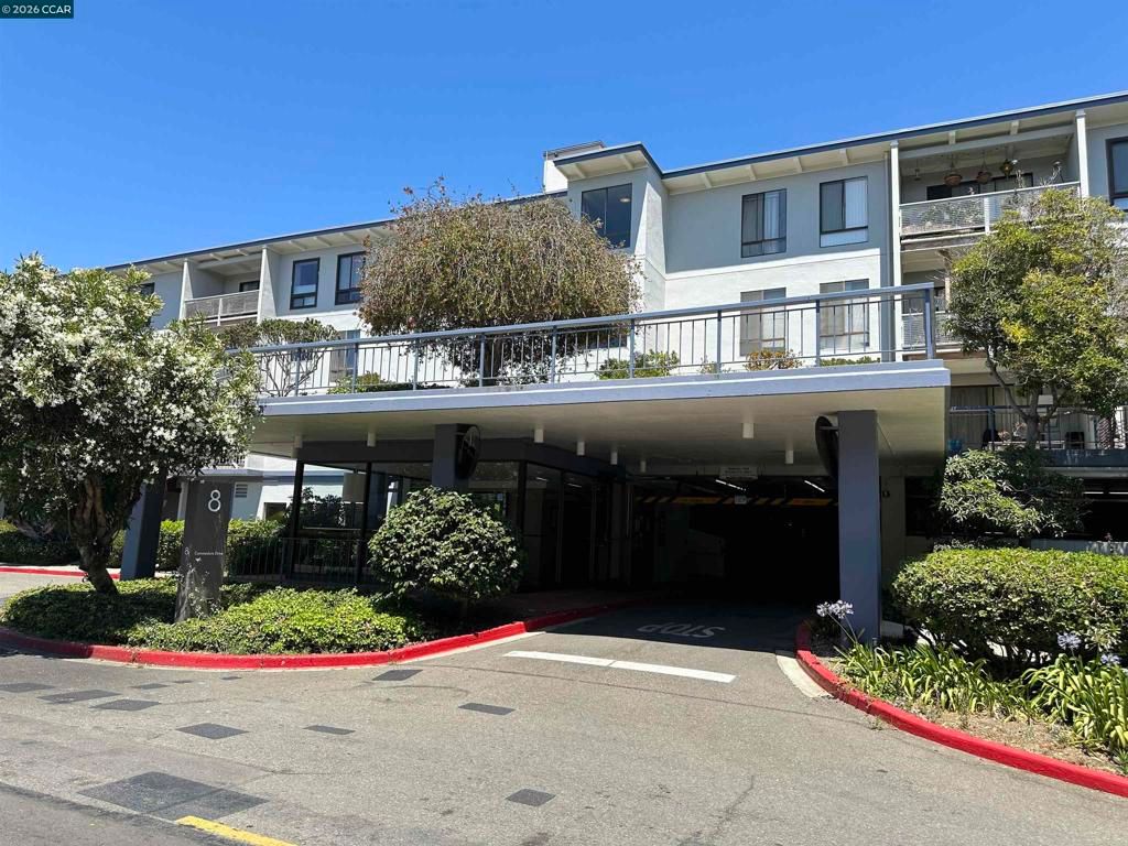 8 Commodore Drive C460, Emeryville, CA 94608