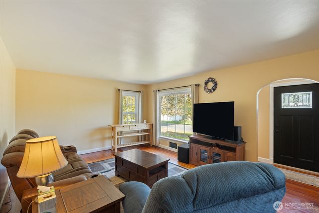 497 Central Avenue E, Tenino, WA 98589