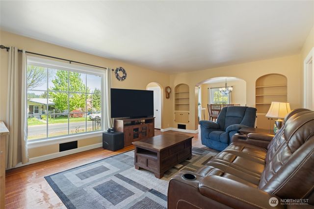 497 Central Avenue E, Tenino, WA 98589