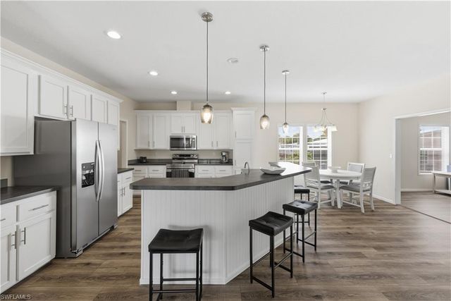 24 Red Poinciana DR, Fort Myers, FL 33908