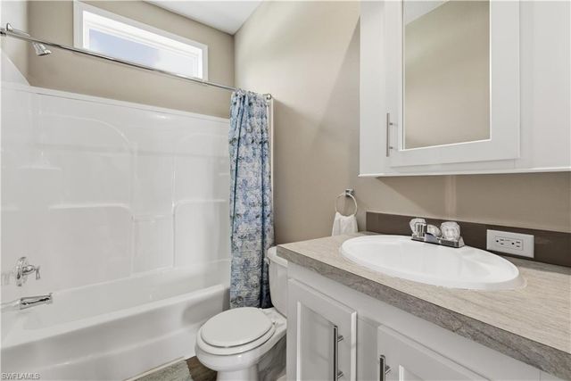 24 Red Poinciana DR, Fort Myers, FL 33908