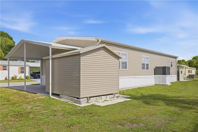 24 Red Poinciana DR, Fort Myers, FL 33908