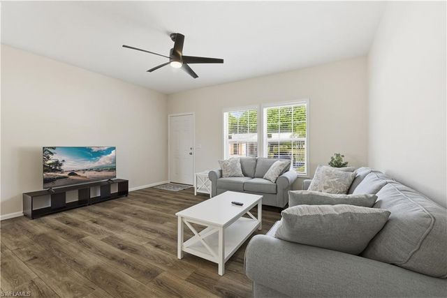 24 Red Poinciana DR, Fort Myers, FL 33908