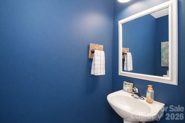 1123 Valley Street, Statesville, NC 28677