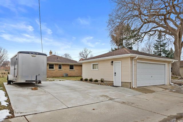 6956 W Morgan AVENUE, Milwaukee, WI 53220