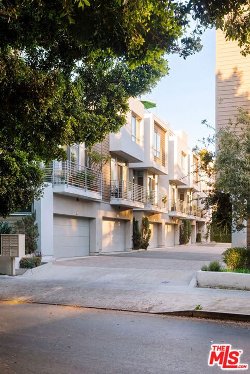 1400 N Fuller Avenue 16, Los Angeles, CA 90046