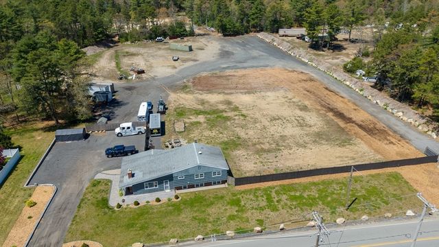 19 County Road, Rochester, MA 02770