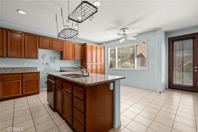 3863 Quartzite Lane, San Bernardino, CA 92407