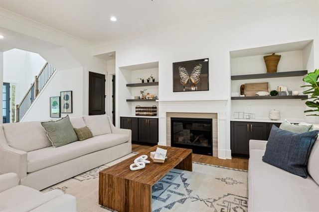 9110 Greenway Court, Gainesville, GA 30506