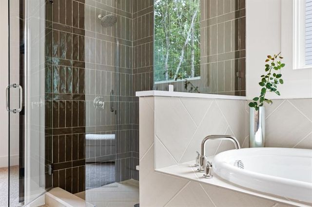 9110 Greenway Court, Gainesville, GA 30506