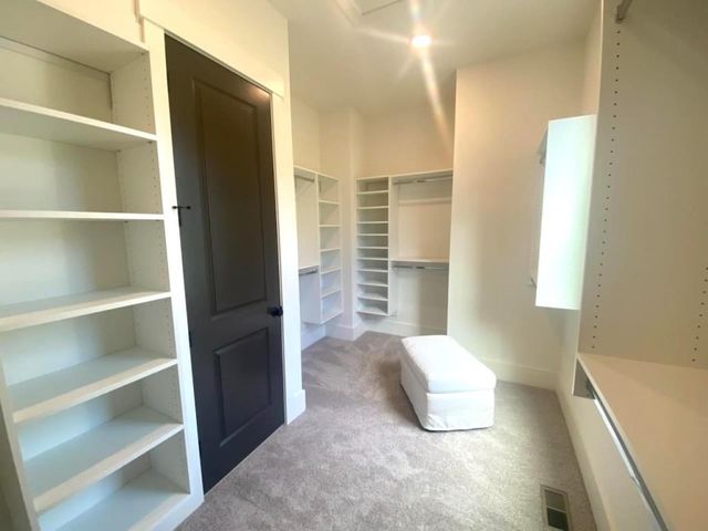 9110 Greenway Court, Gainesville, GA 30506