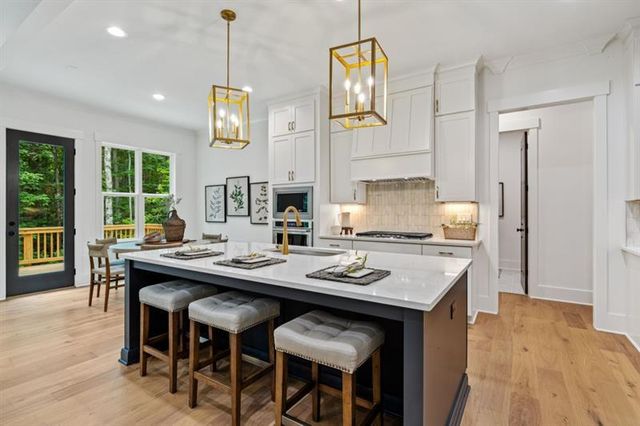 9110 Greenway Court, Gainesville, GA 30506