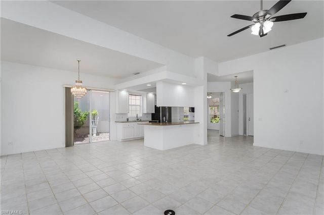 4892 San Pablo CT, Naples, FL 34109