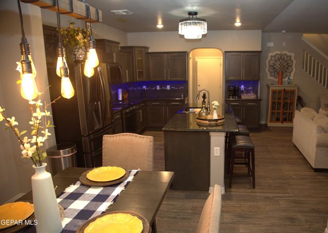 801 OXFORDSHIRE Street, El Paso, TX 79928