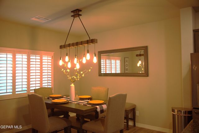 801 OXFORDSHIRE Street, El Paso, TX 79928