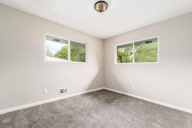 2906 Ashby Road, Columbus, OH 43209