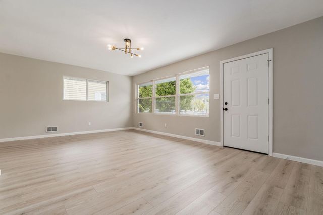 2906 Ashby Road, Columbus, OH 43209