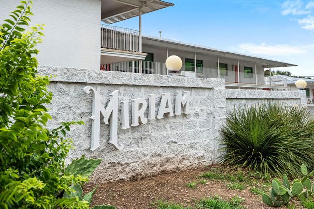 1208 Enfield RD 104, Austin, TX 78703