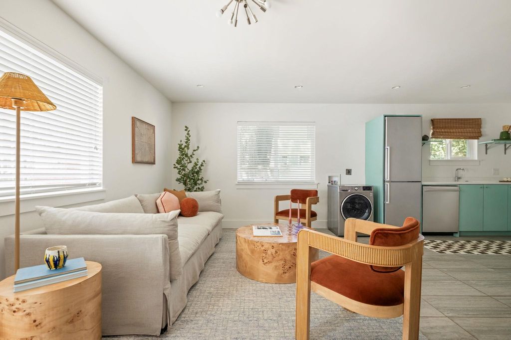 1208 Enfield RD 104, Austin, TX 78703