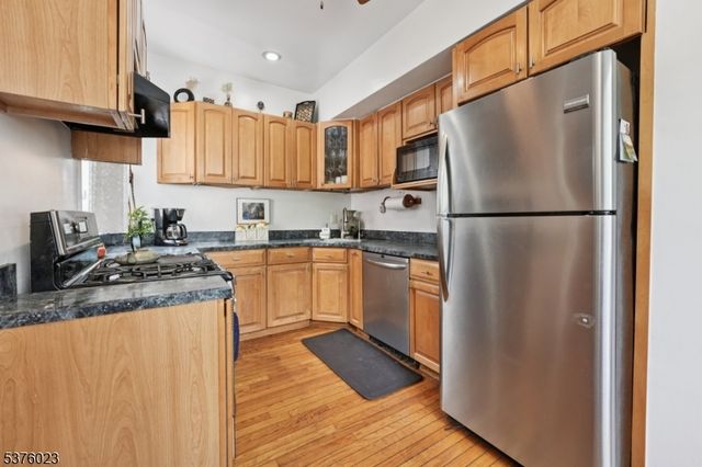 24 Girard Pl, Newark City, NJ 07108